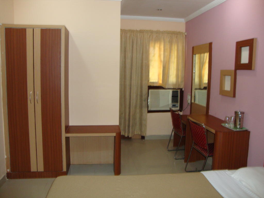 Bari International Hotel Bhubaneswar Bilik gambar
